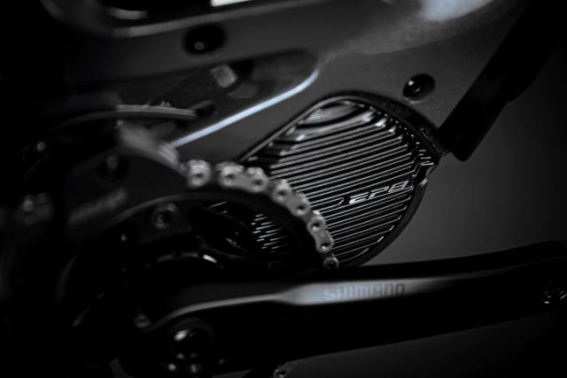 E-ONE SIXTY 8000 GLOSSY ORANGE/MATT BLACK S 42CM